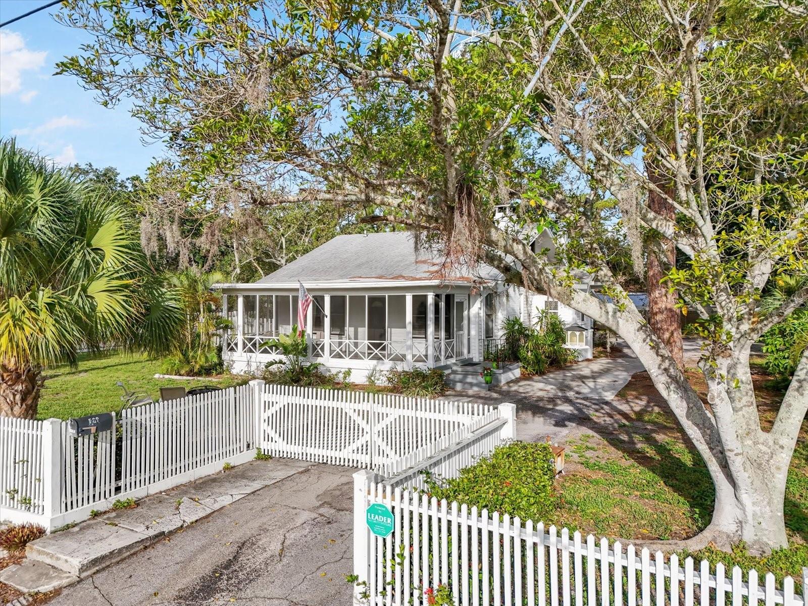 Details for 520 27th Street W, BRADENTON, FL 34205