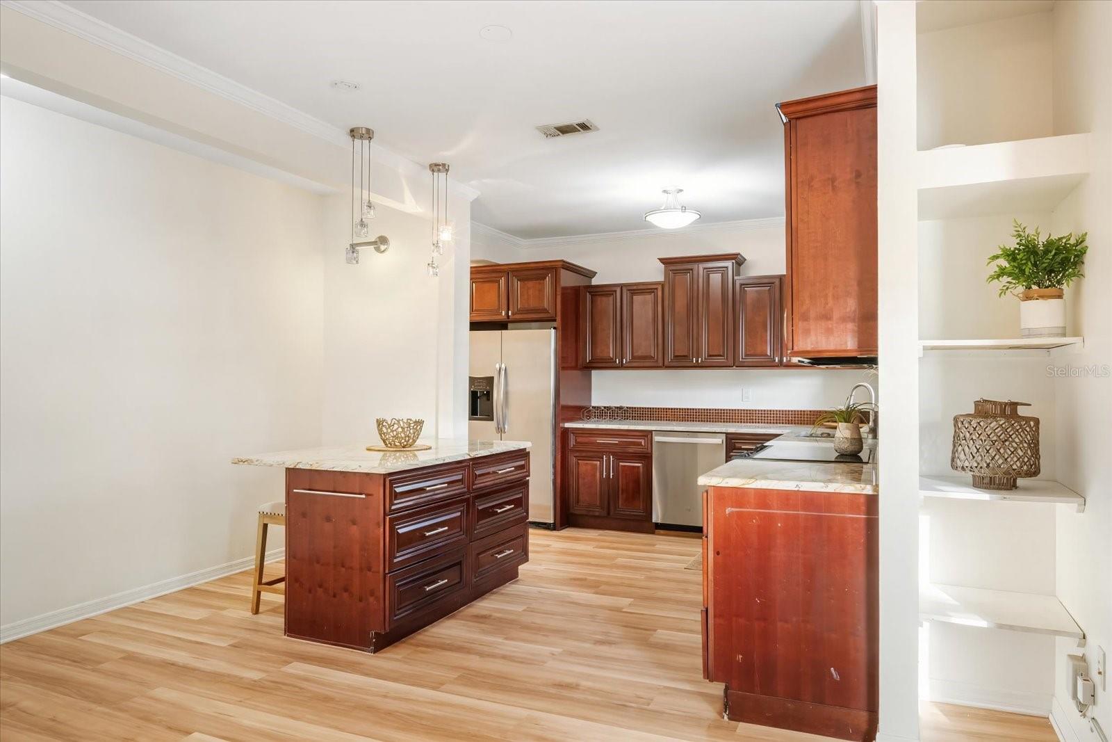 Image 11 of 38 For 520 27th Street W