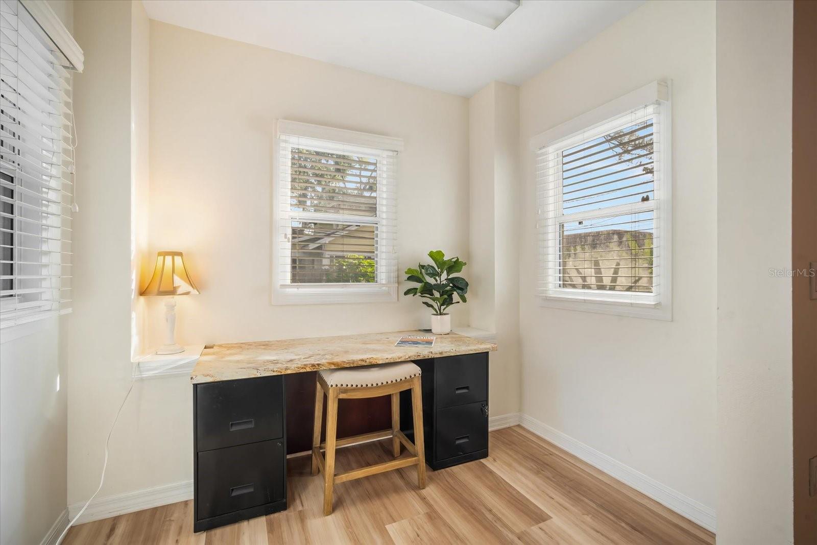 Image 13 of 38 For 520 27th Street W