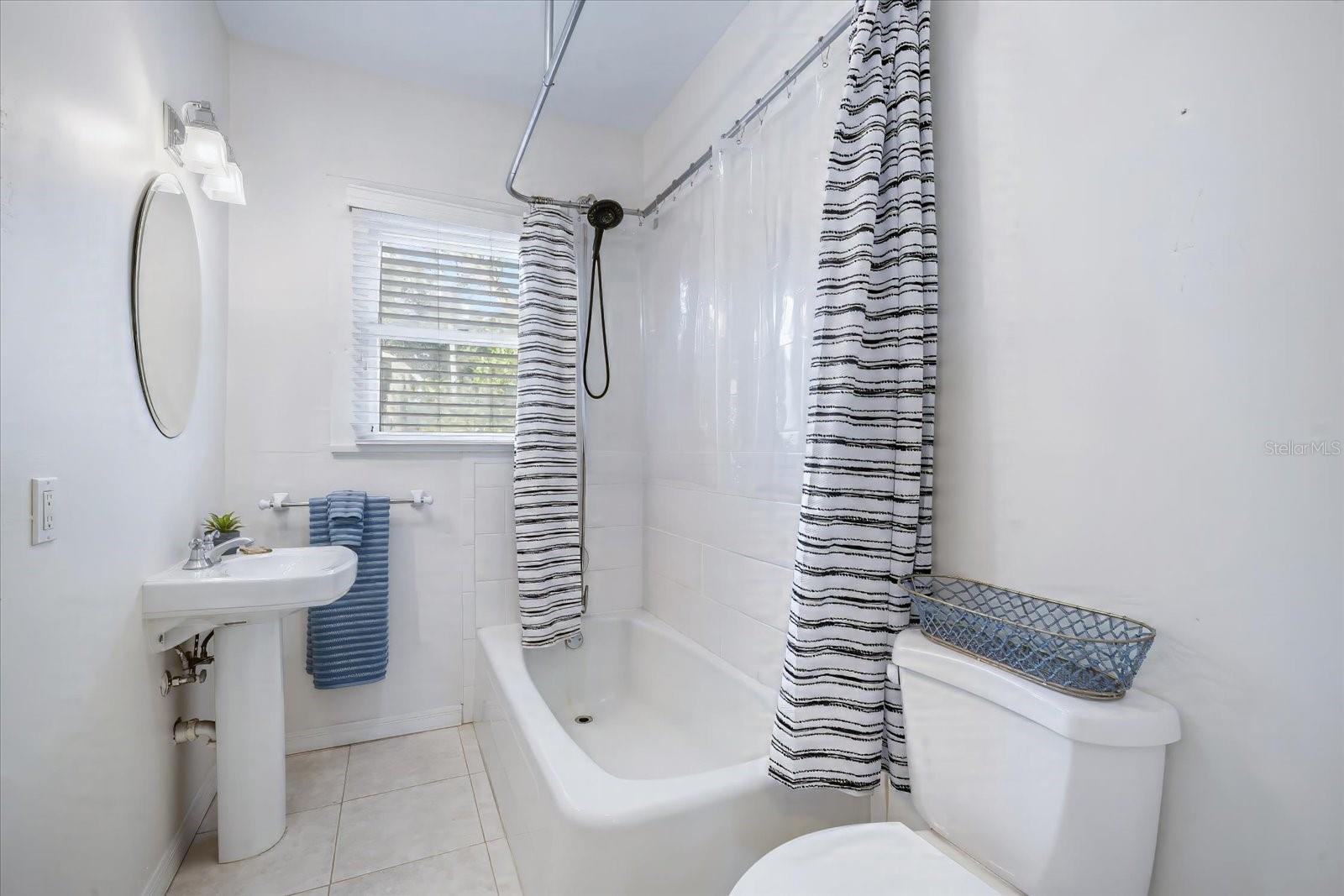 Image 16 of 38 For 520 27th Street W