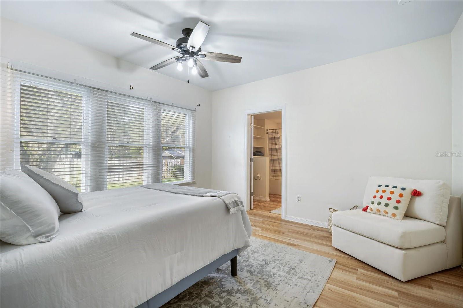 Image 17 of 38 For 520 27th Street W