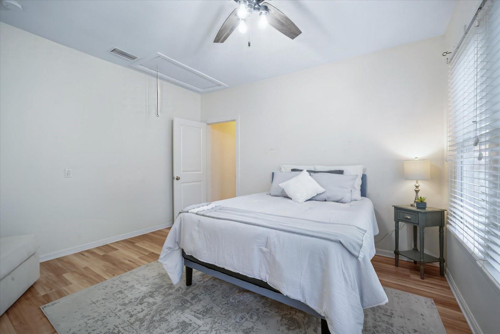 Image 18 of 38 For 520 27th Street W