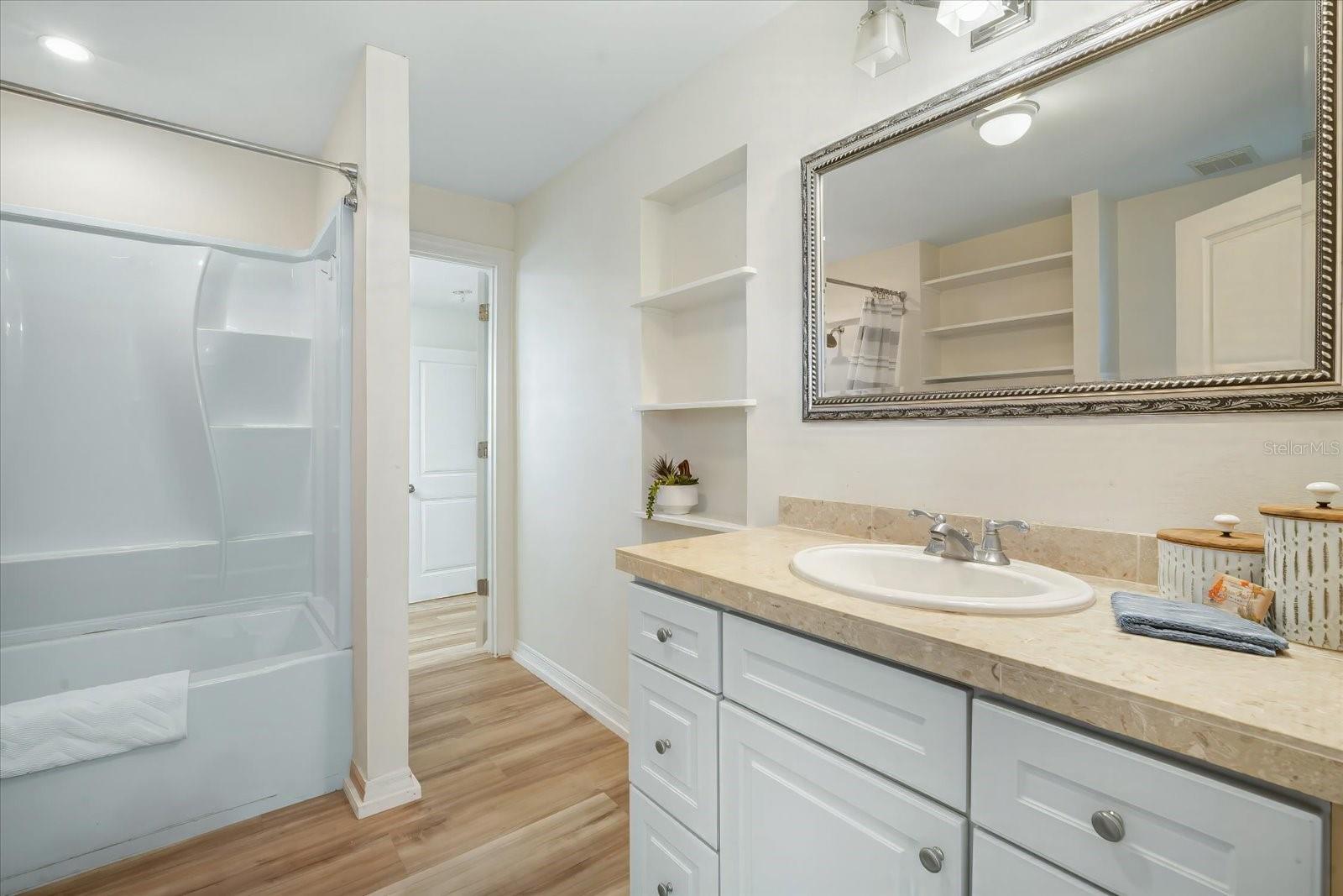Image 19 of 38 For 520 27th Street W