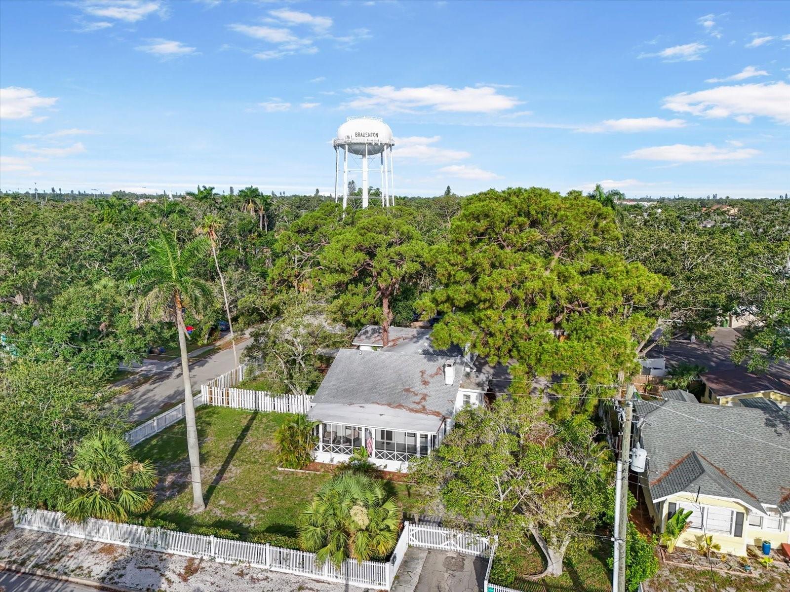Image 31 of 38 For 520 27th Street W