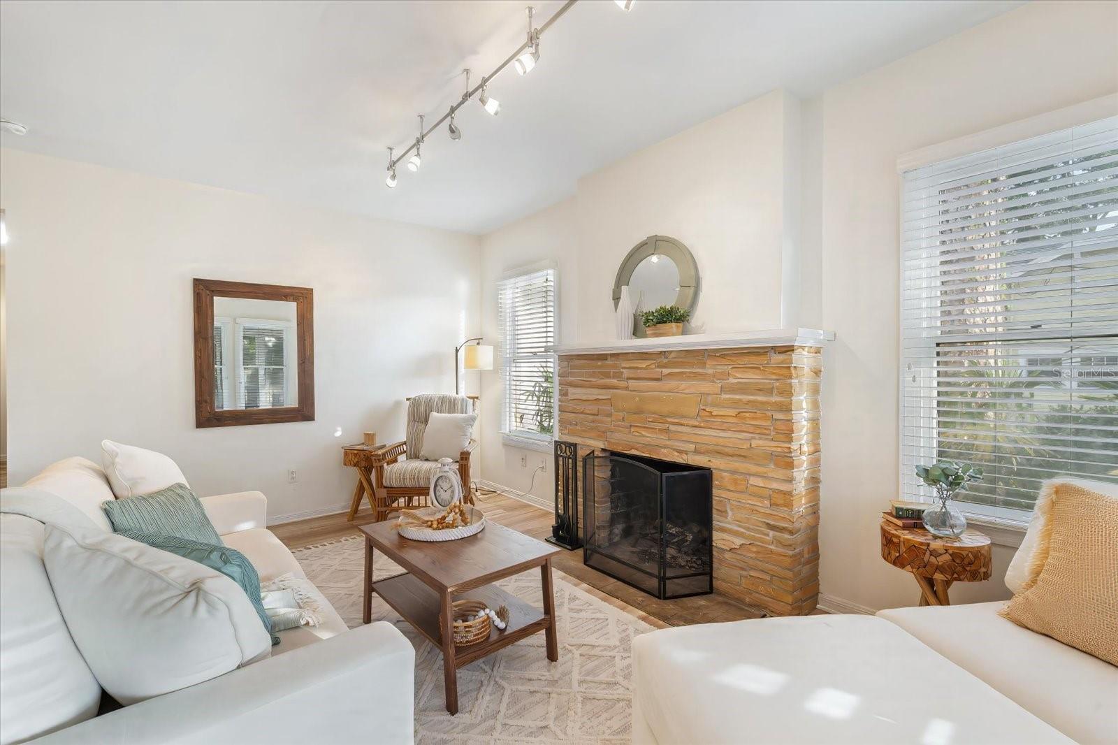 Image 5 of 38 For 520 27th Street W