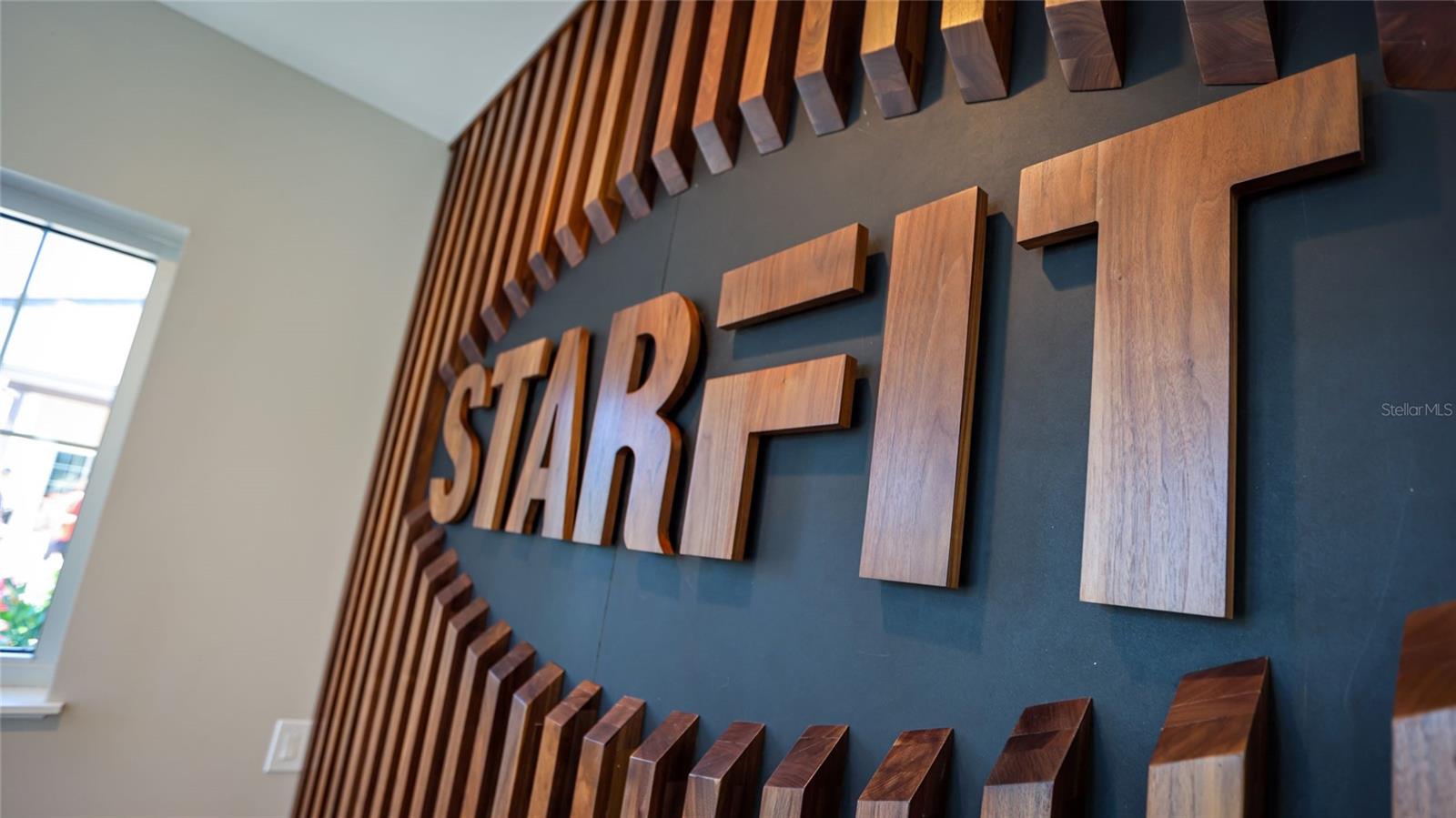 Image 12 of 17 For 18142 Wheathouse Place