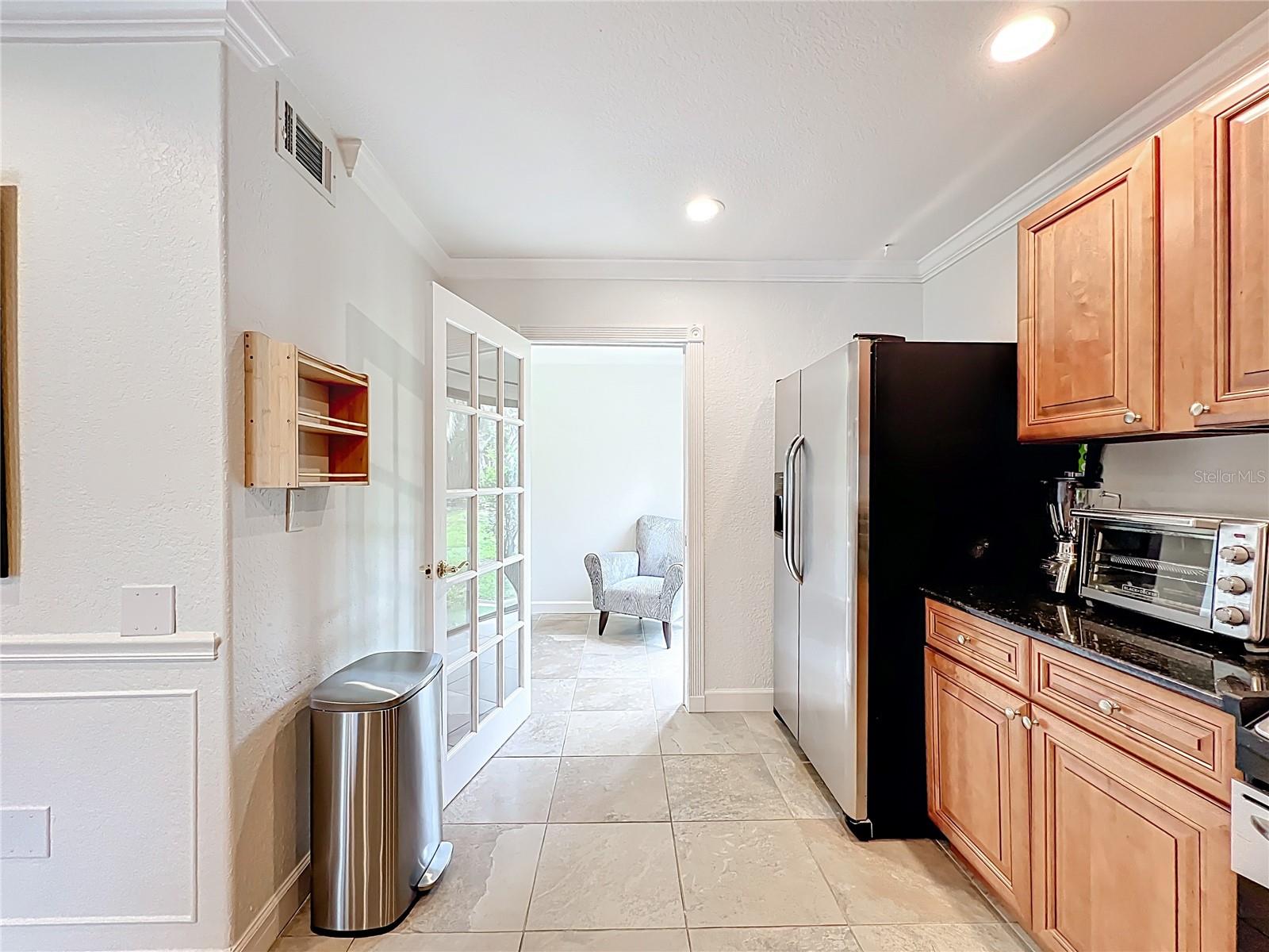 Image 15 of 42 For 2220 Bahia Vista Street G-4