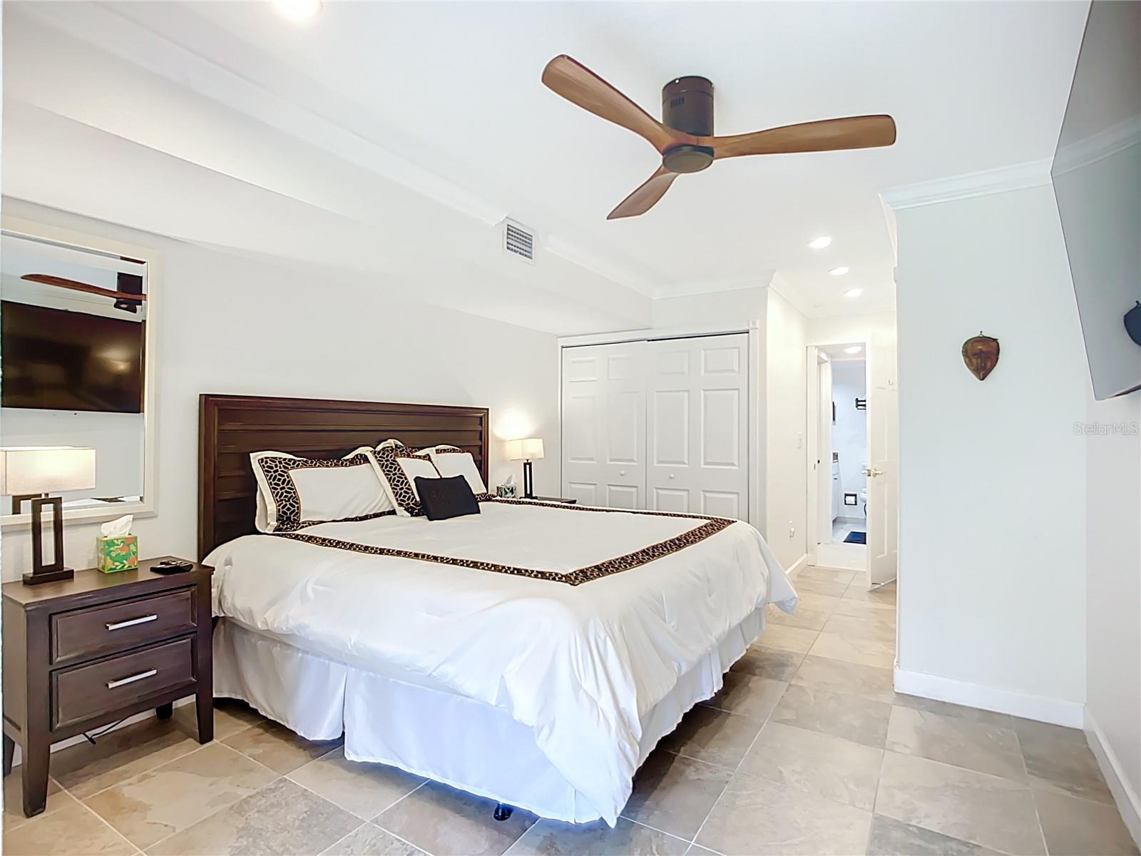 Image 24 of 42 For 2220 Bahia Vista Street G-4
