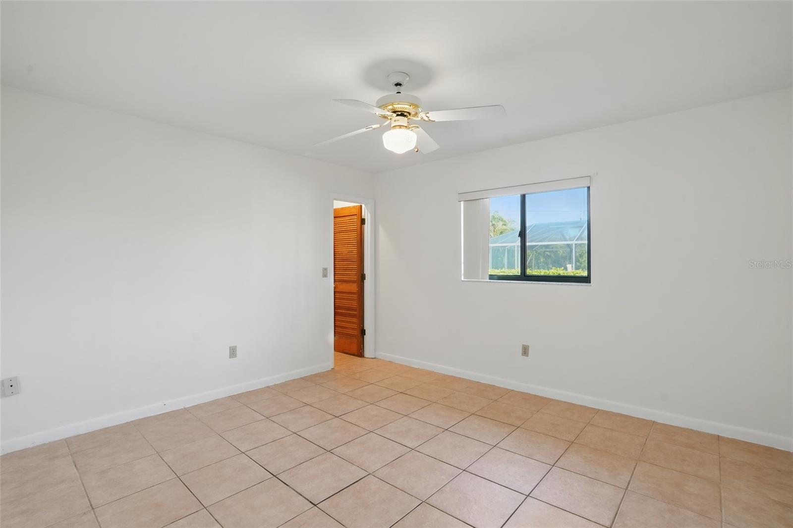 Image 19 of 37 For 268 46th Terrace