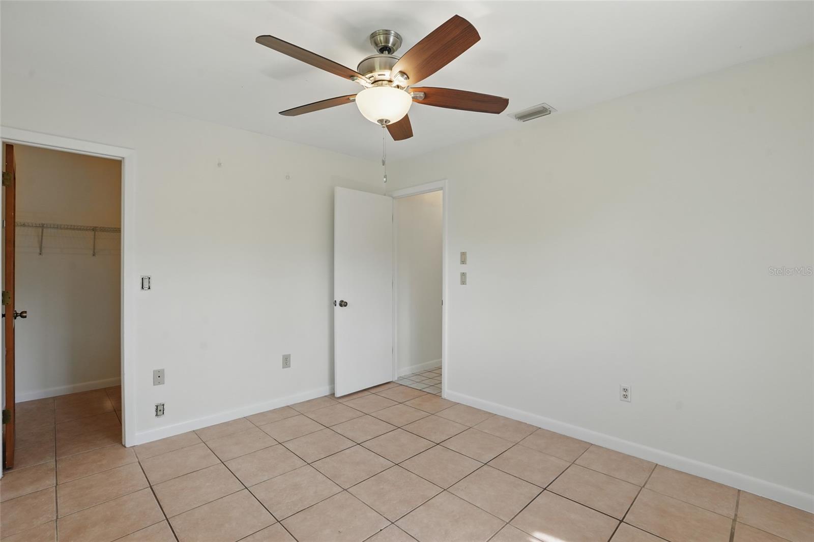 Image 23 of 37 For 268 46th Terrace