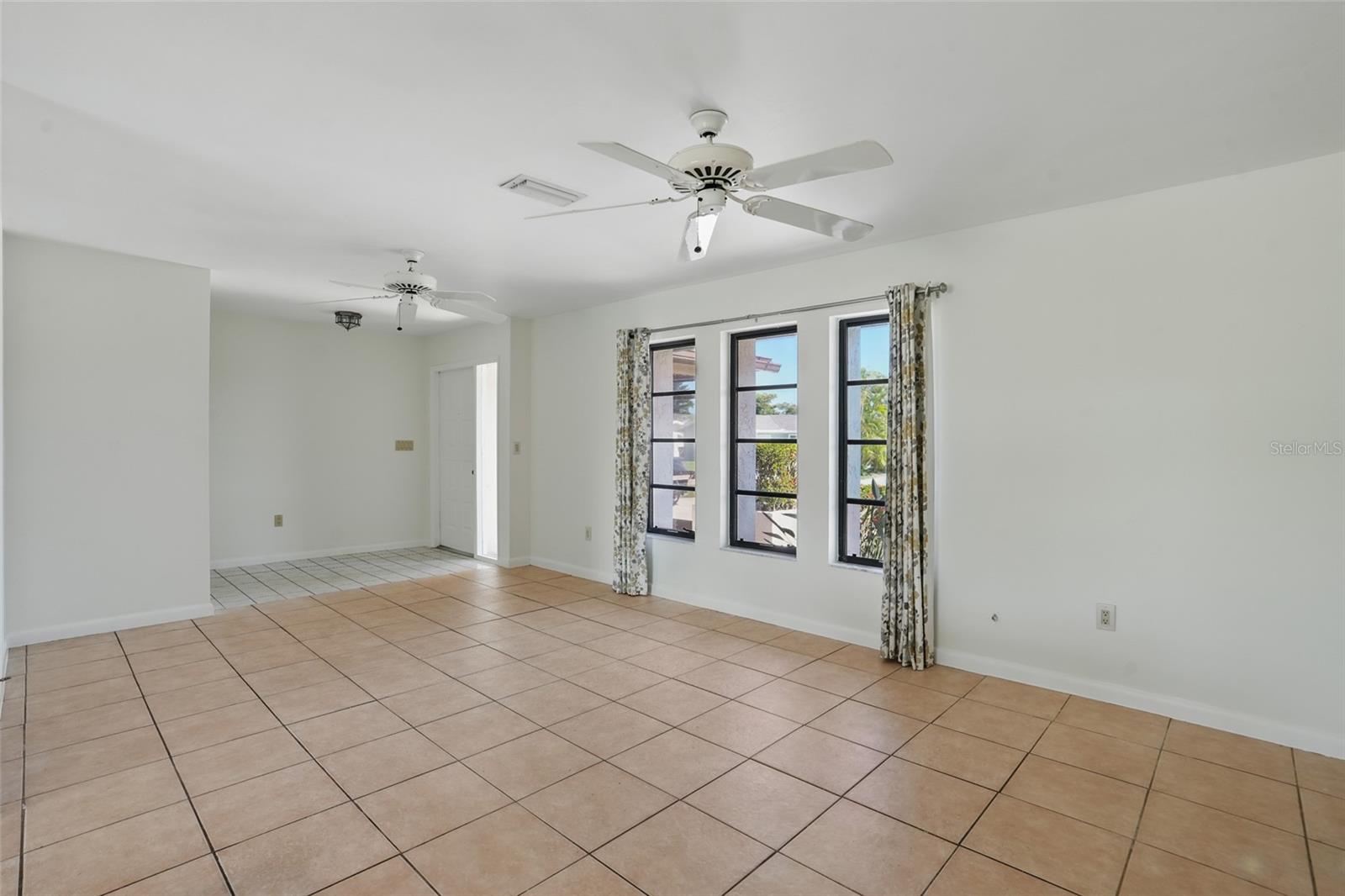 Image 4 of 37 For 268 46th Terrace