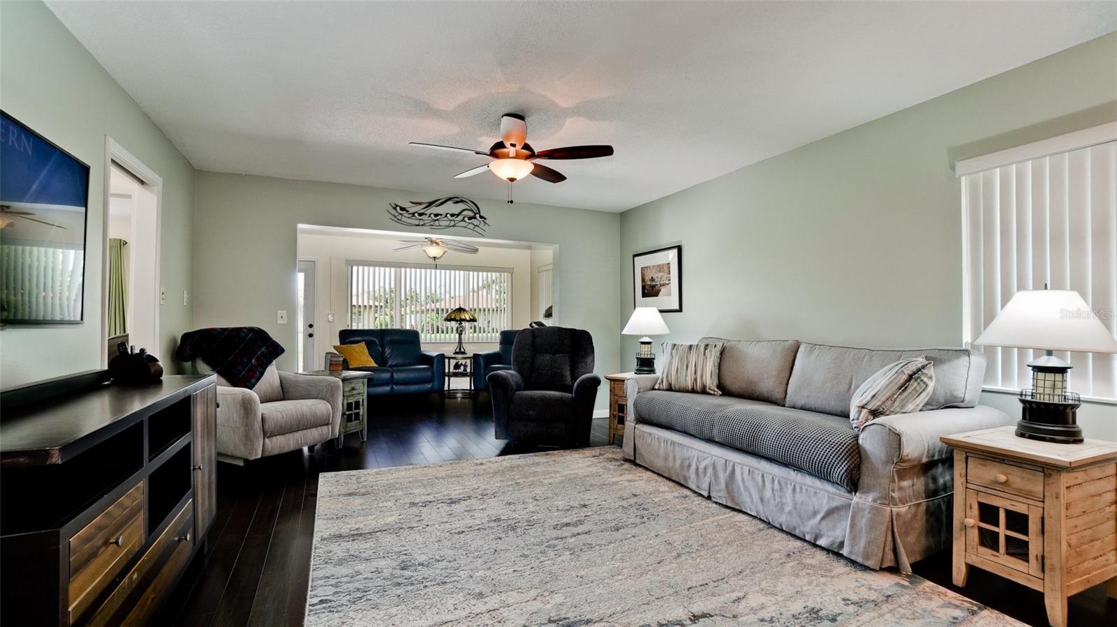 Image 10 of 36 For 3305 Notre Dame Place 3305