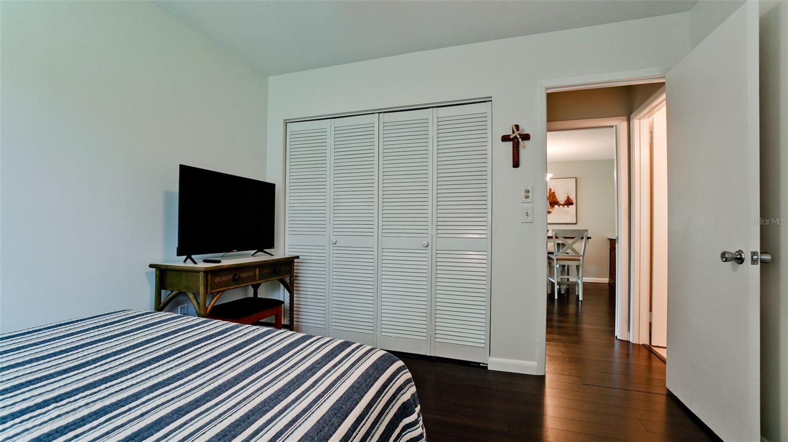 Image 24 of 36 For 3305 Notre Dame Place 3305