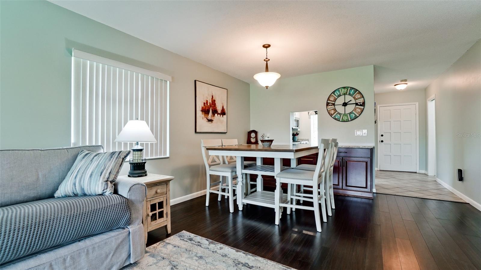 Image 7 of 36 For 3305 Notre Dame Place 3305