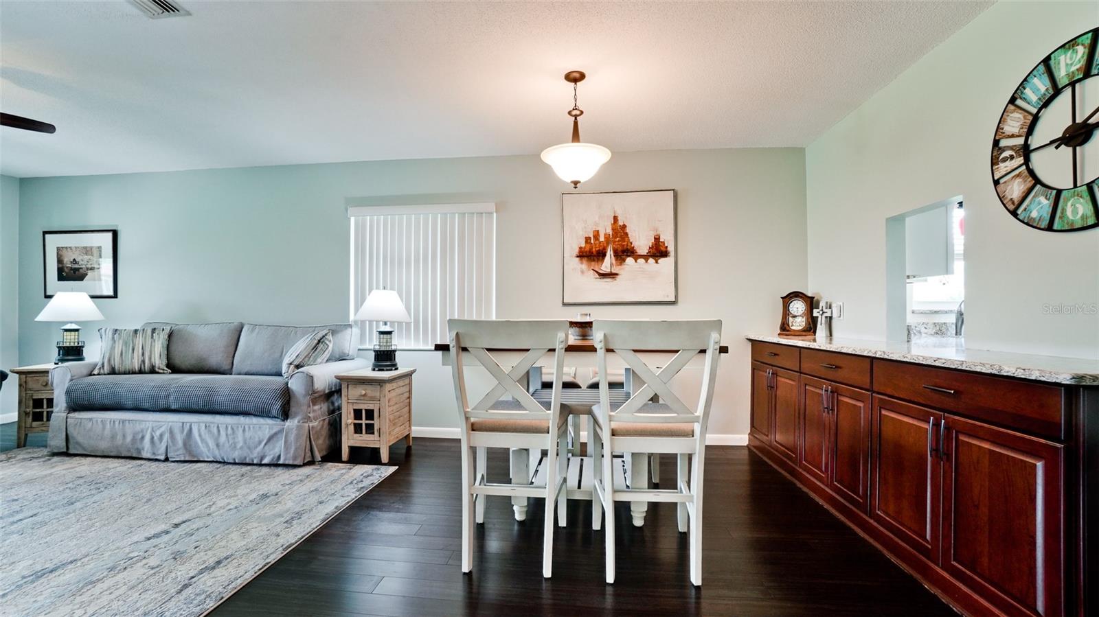 Image 8 of 36 For 3305 Notre Dame Place 3305