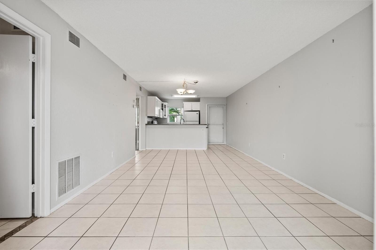 Image 11 of 58 For 25100 Sandhill Boulevard 104 G