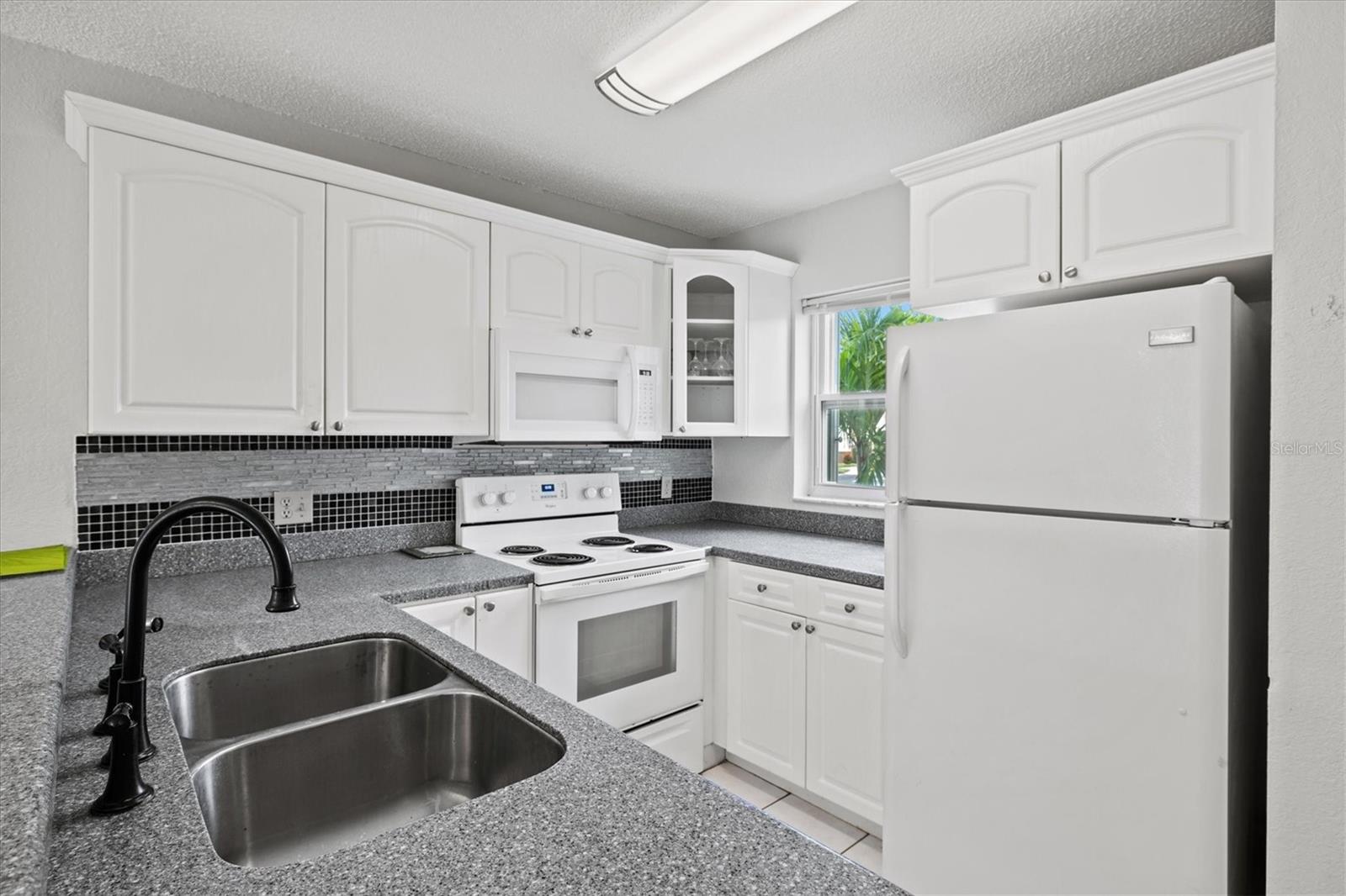 Image 7 of 58 For 25100 Sandhill Boulevard 104 G