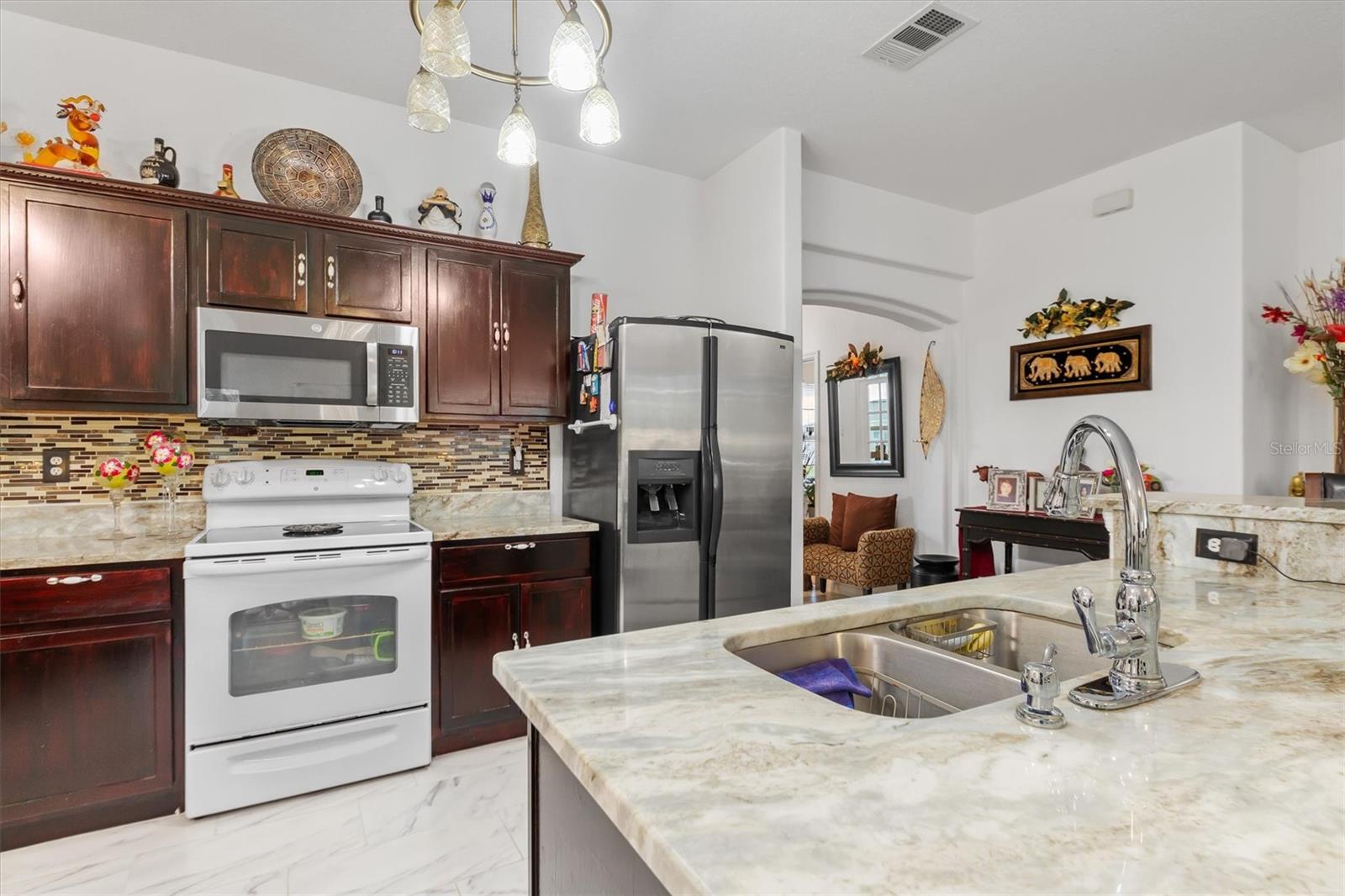 Image 11 of 50 For 25324 Alicante Drive
