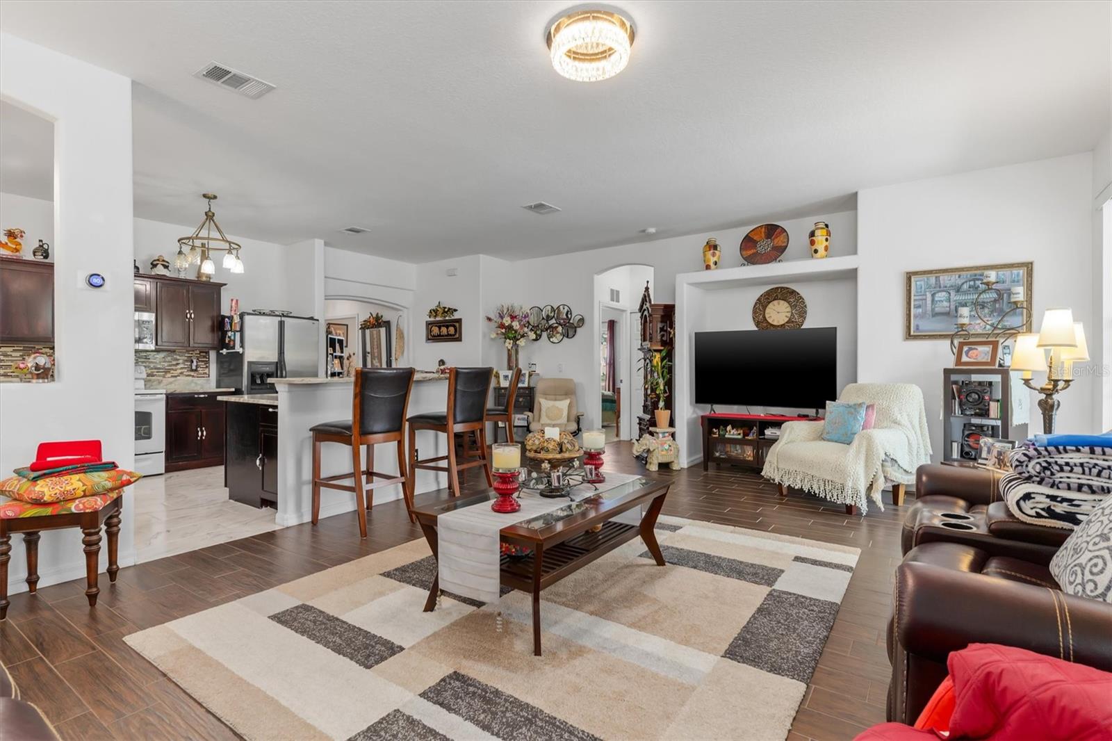 Image 4 of 50 For 25324 Alicante Drive