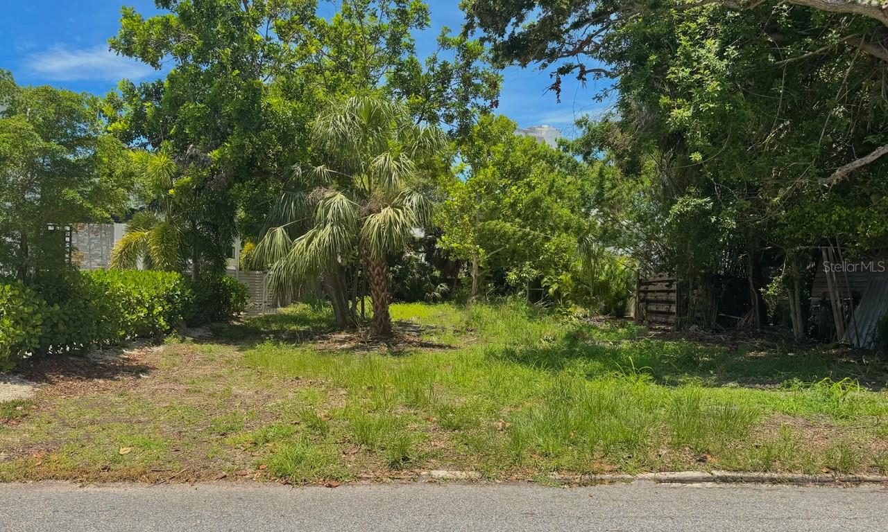 Listing Details for 718 Hudson Avenue, SARASOTA, FL 34236
