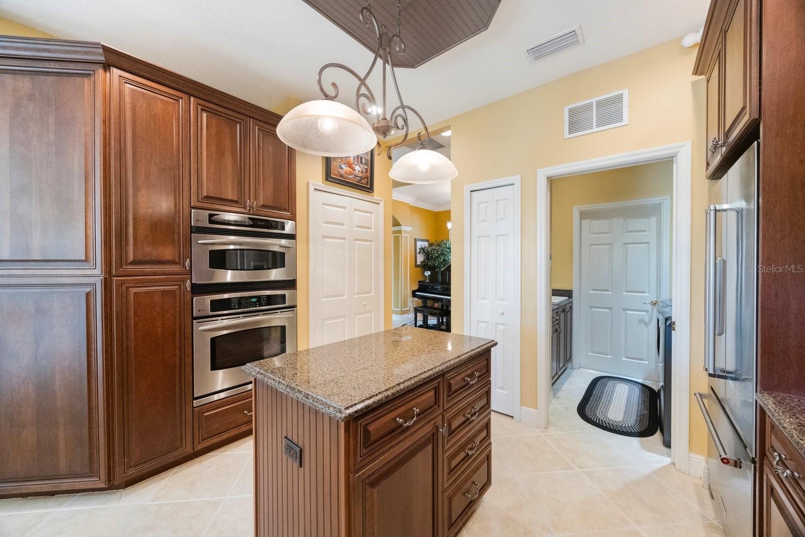 Image 11 of 53 For 7615 Charleston Street