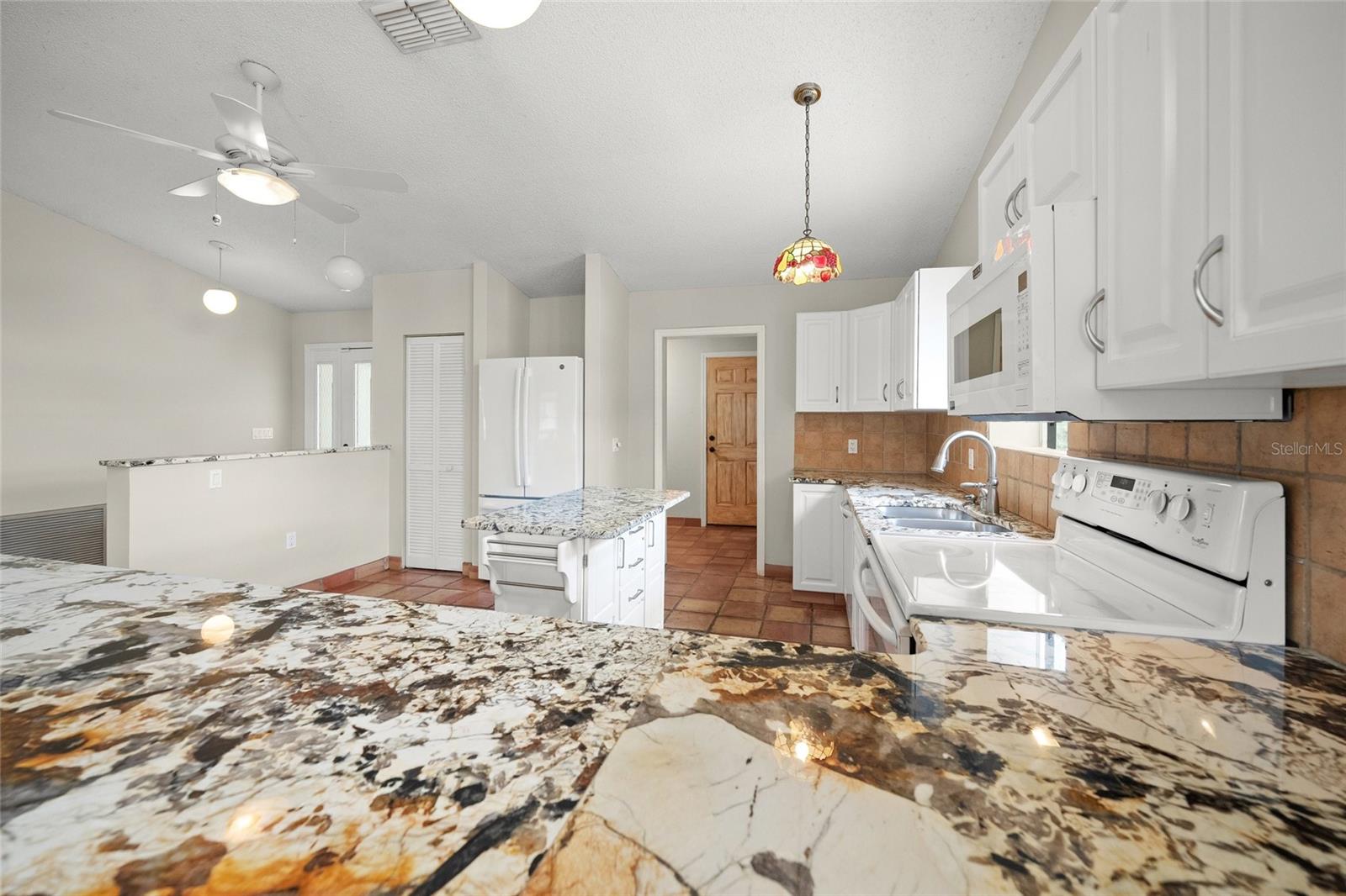 Image 18 of 54 For 6738 Avenue D