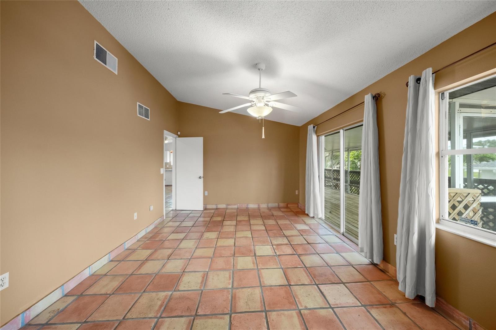 Image 22 of 54 For 6738 Avenue D