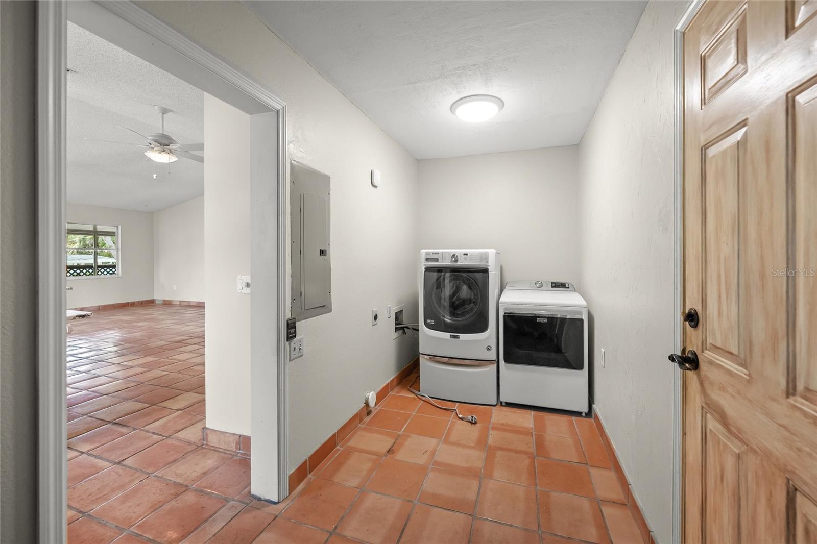 Image 31 of 54 For 6738 Avenue D