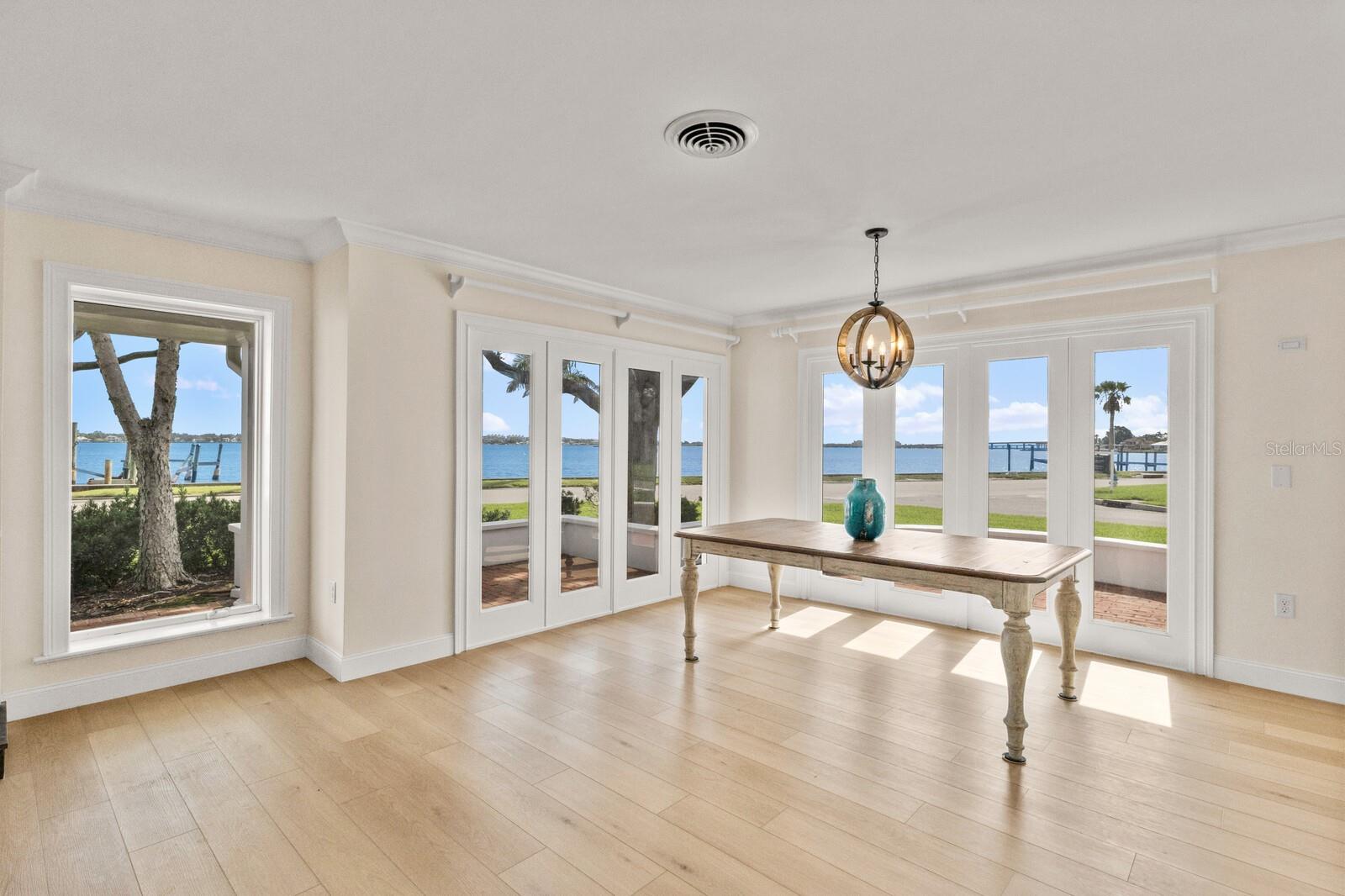 Image 14 of 63 For 2401 Riverview Boulevard