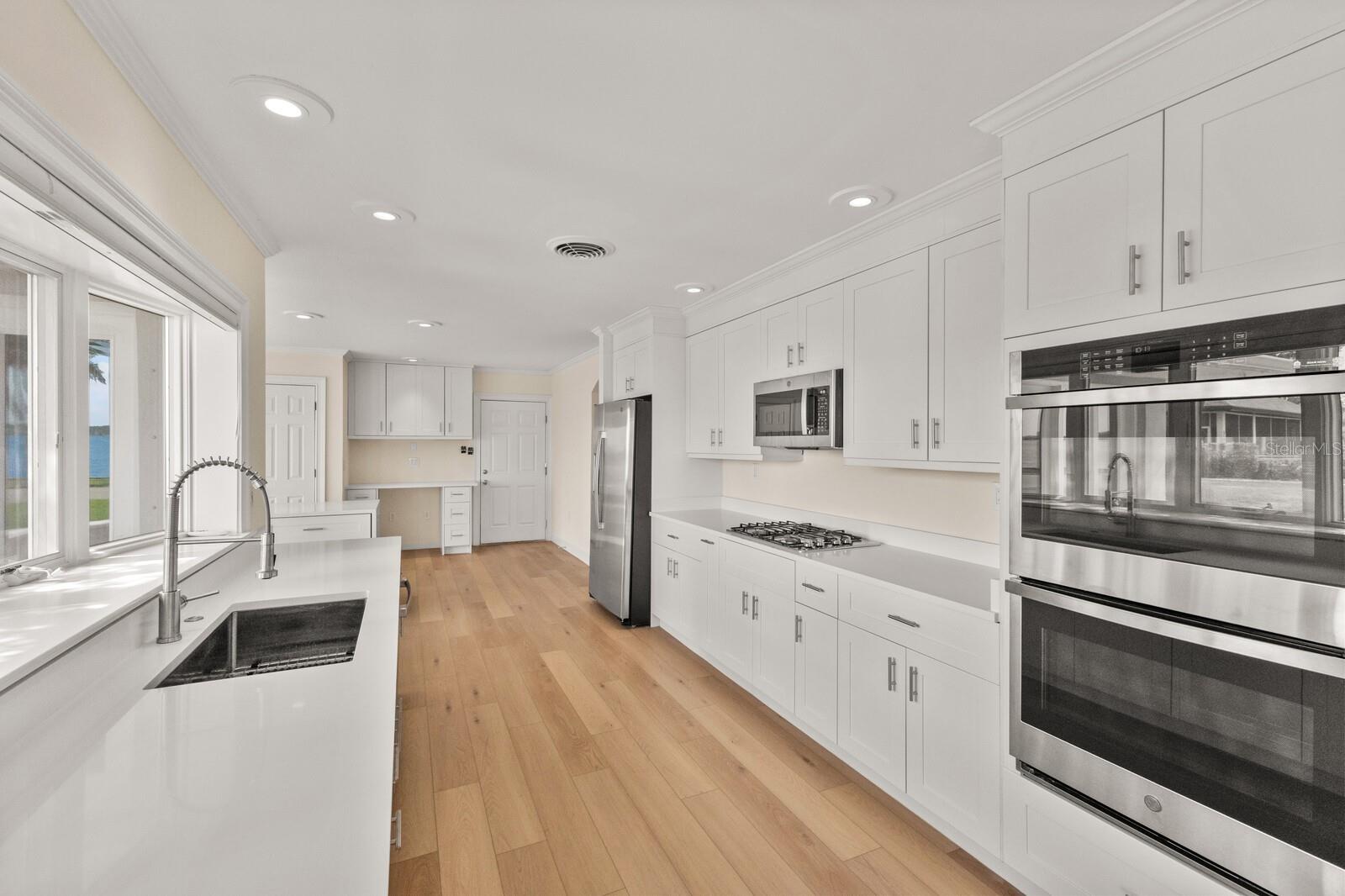 Image 15 of 63 For 2401 Riverview Boulevard