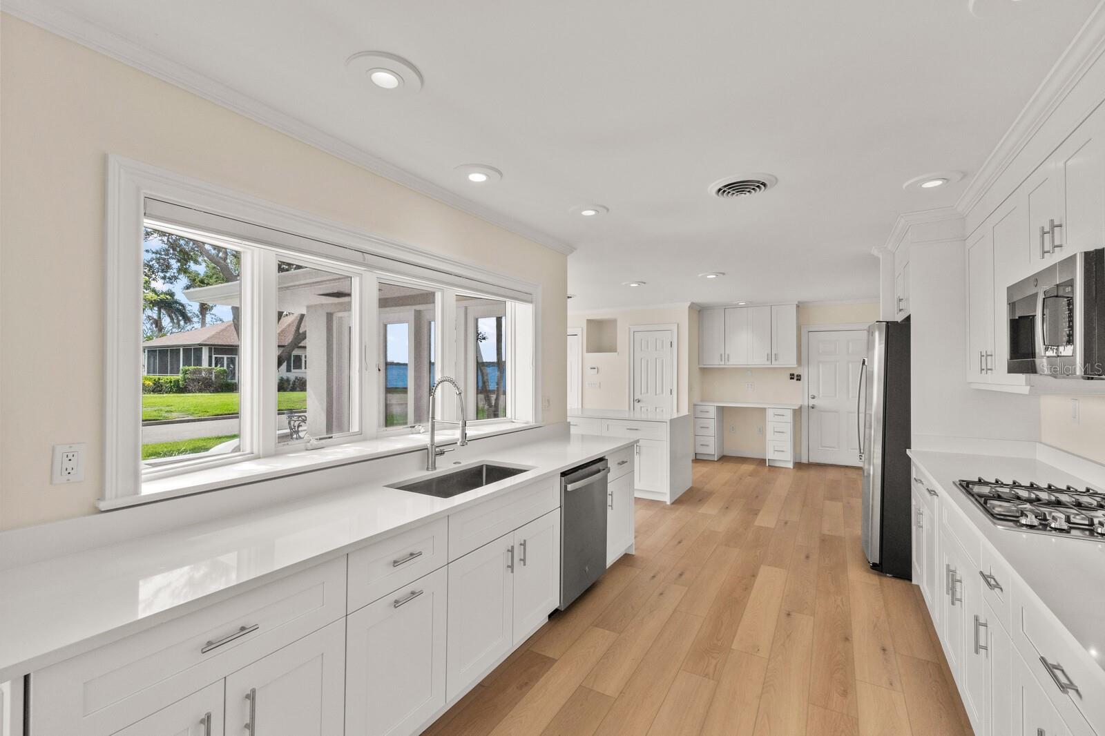 Image 16 of 63 For 2401 Riverview Boulevard