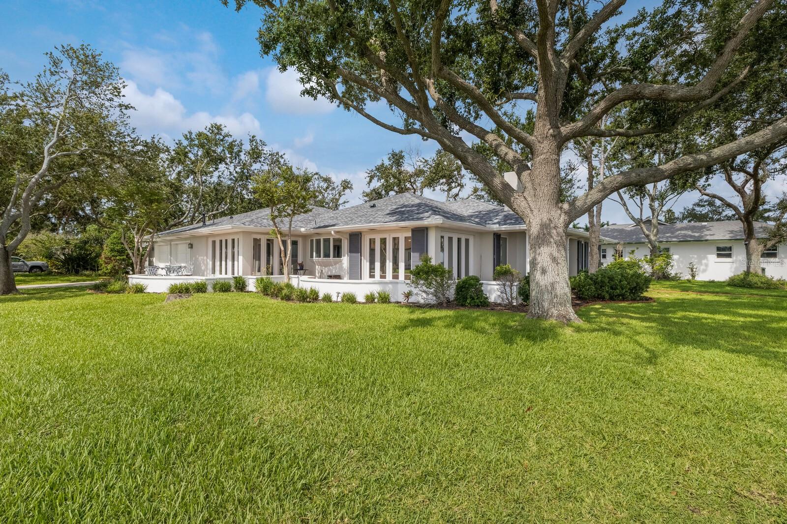 Image 2 of 63 For 2401 Riverview Boulevard
