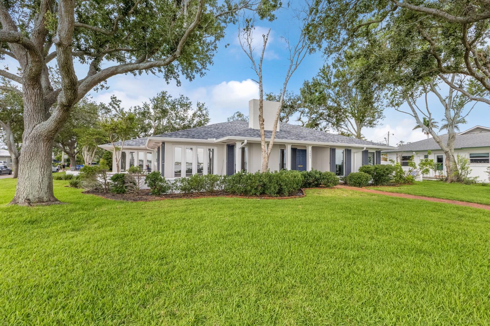 Image 3 of 63 For 2401 Riverview Boulevard