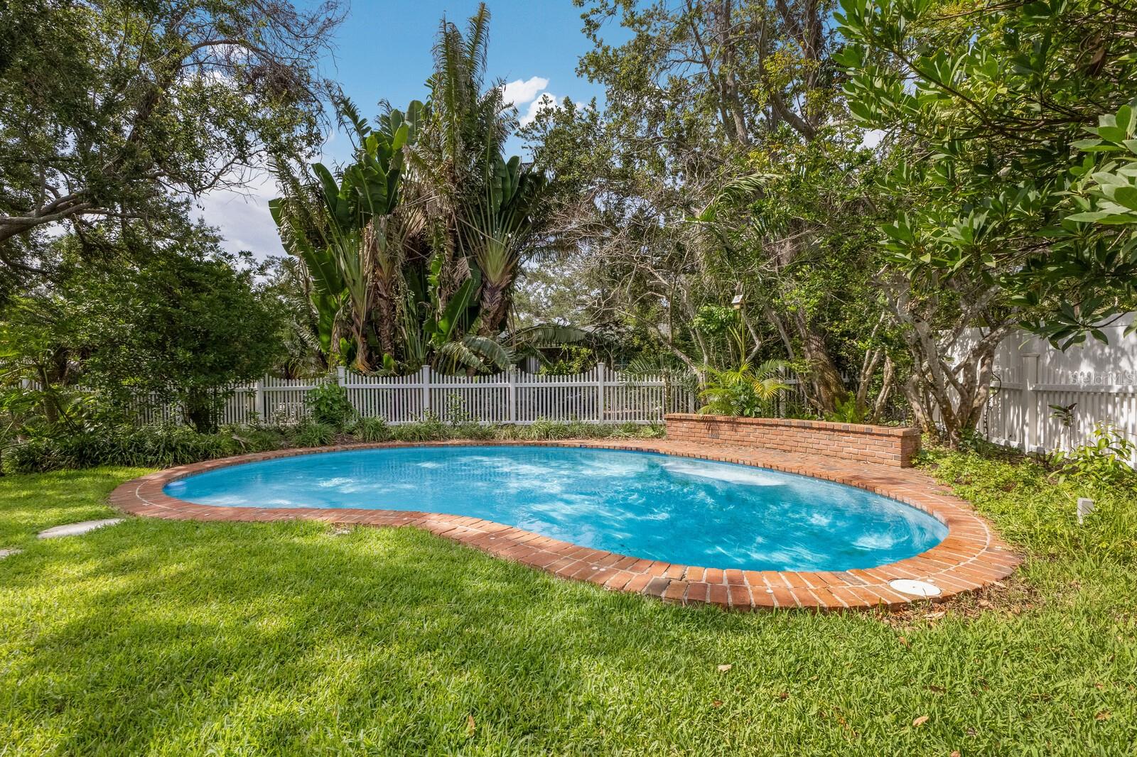 Image 46 of 63 For 2401 Riverview Boulevard