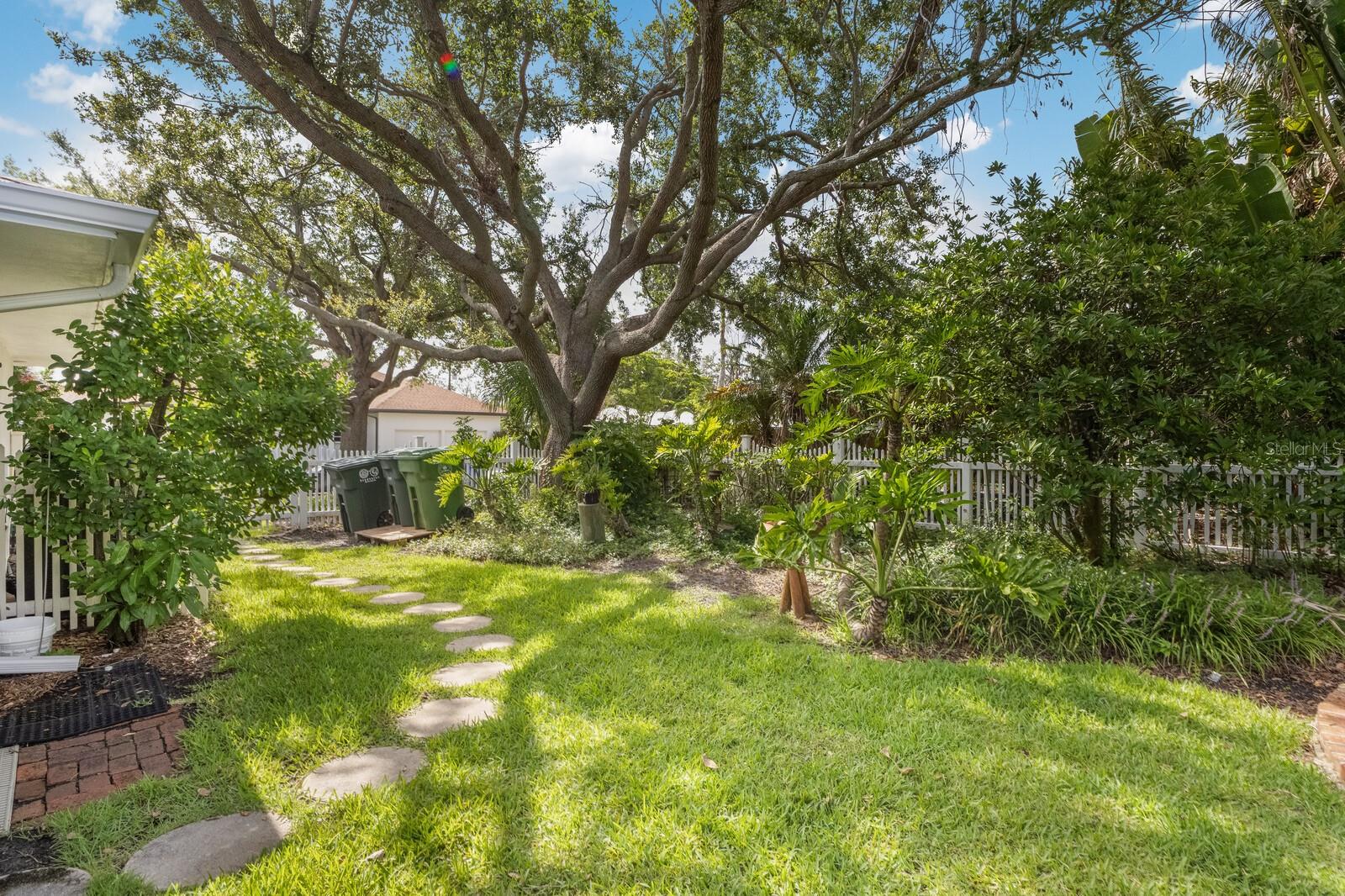 Image 48 of 63 For 2401 Riverview Boulevard