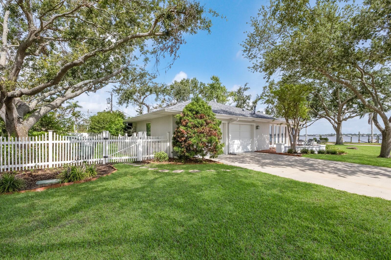 Image 57 of 63 For 2401 Riverview Boulevard