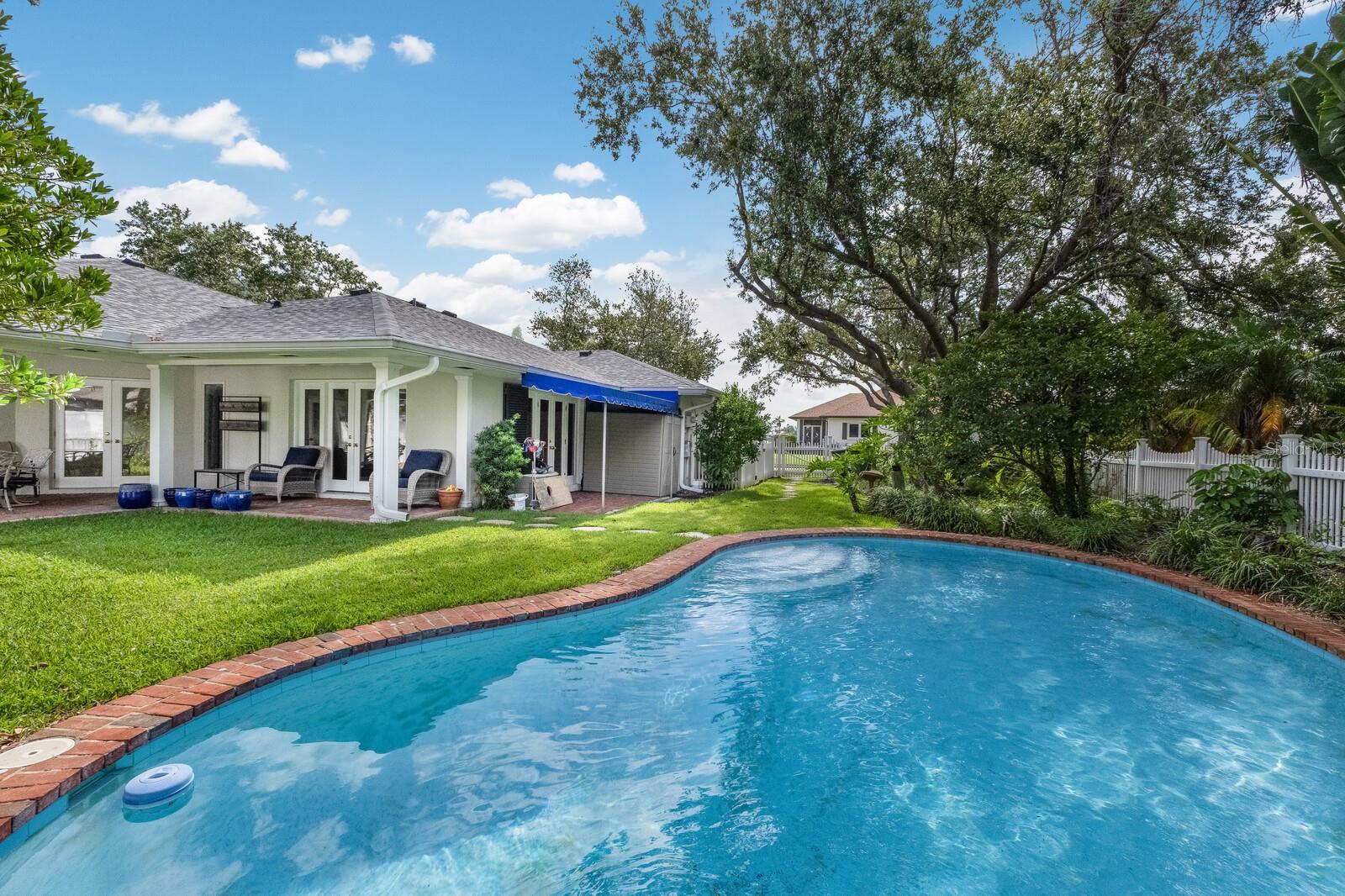 Image 6 of 63 For 2401 Riverview Boulevard