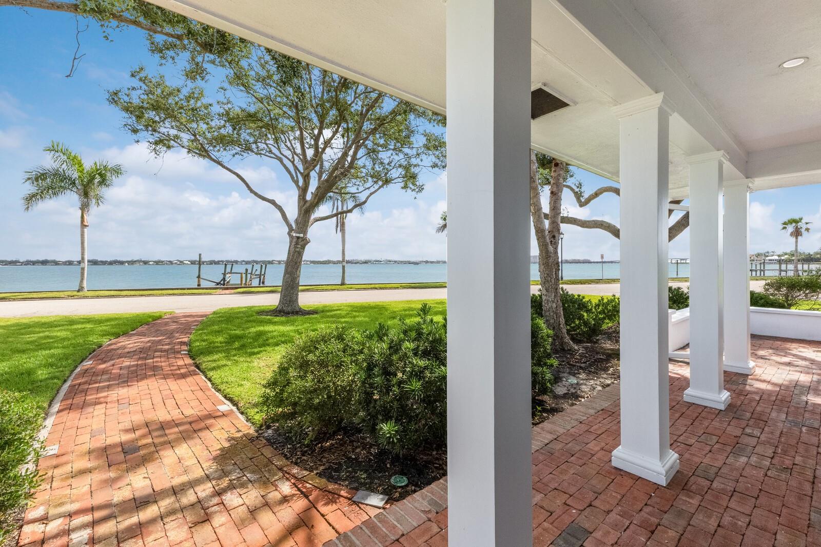 Image 8 of 63 For 2401 Riverview Boulevard