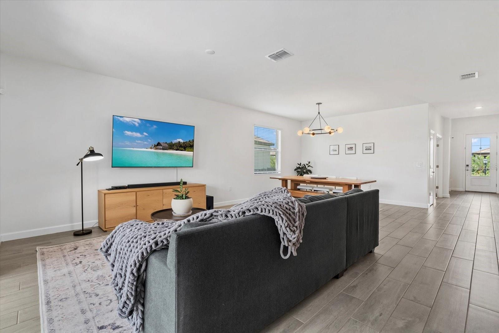 Image 14 of 67 For 15716 Barefoot Beach Drive