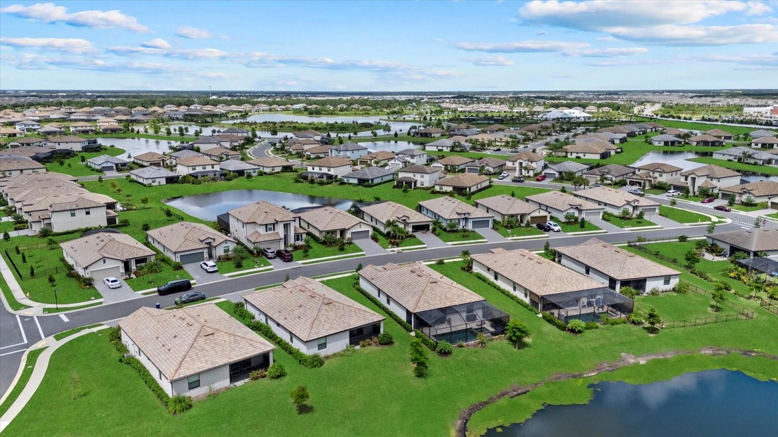 Image 36 of 67 For 15716 Barefoot Beach Drive