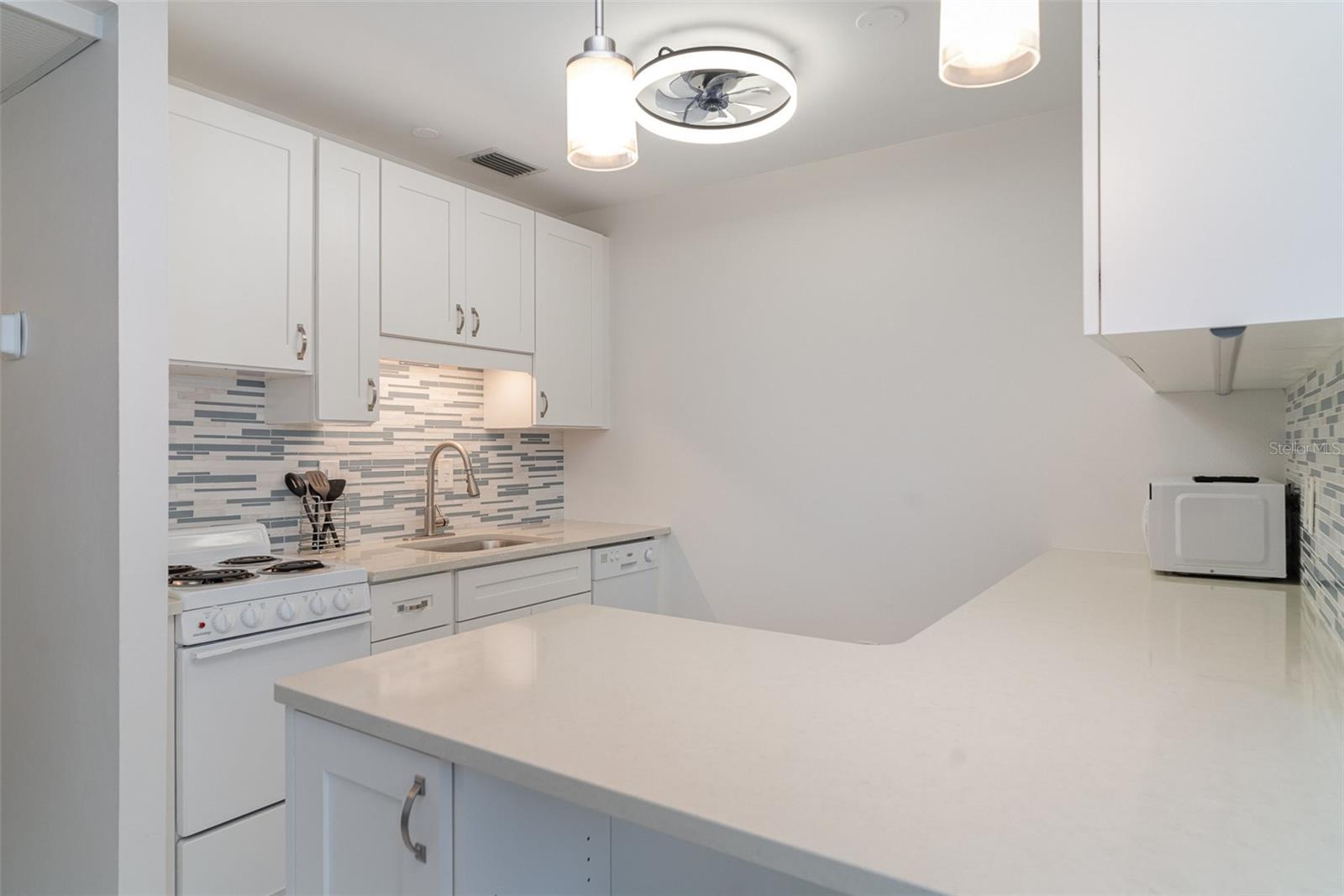 Image 11 of 24 For 1400 1st Avenue W 103