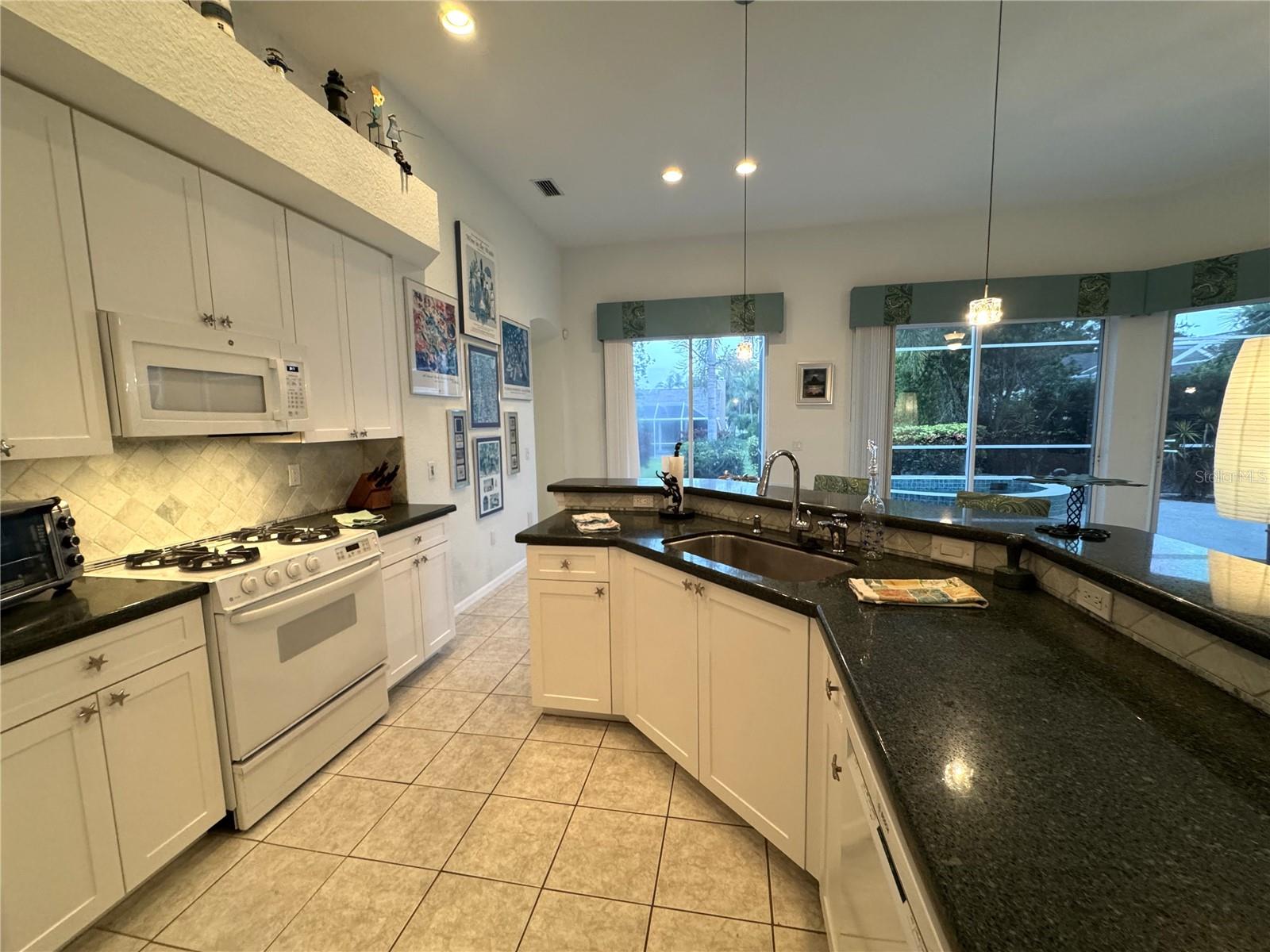 Image 17 of 53 For 8616 15th Avenue Nw