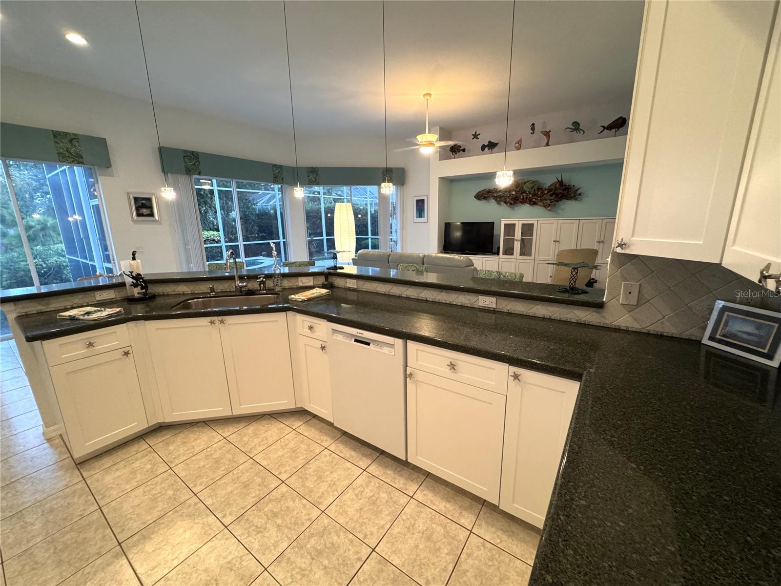 Image 18 of 53 For 8616 15th Avenue Nw