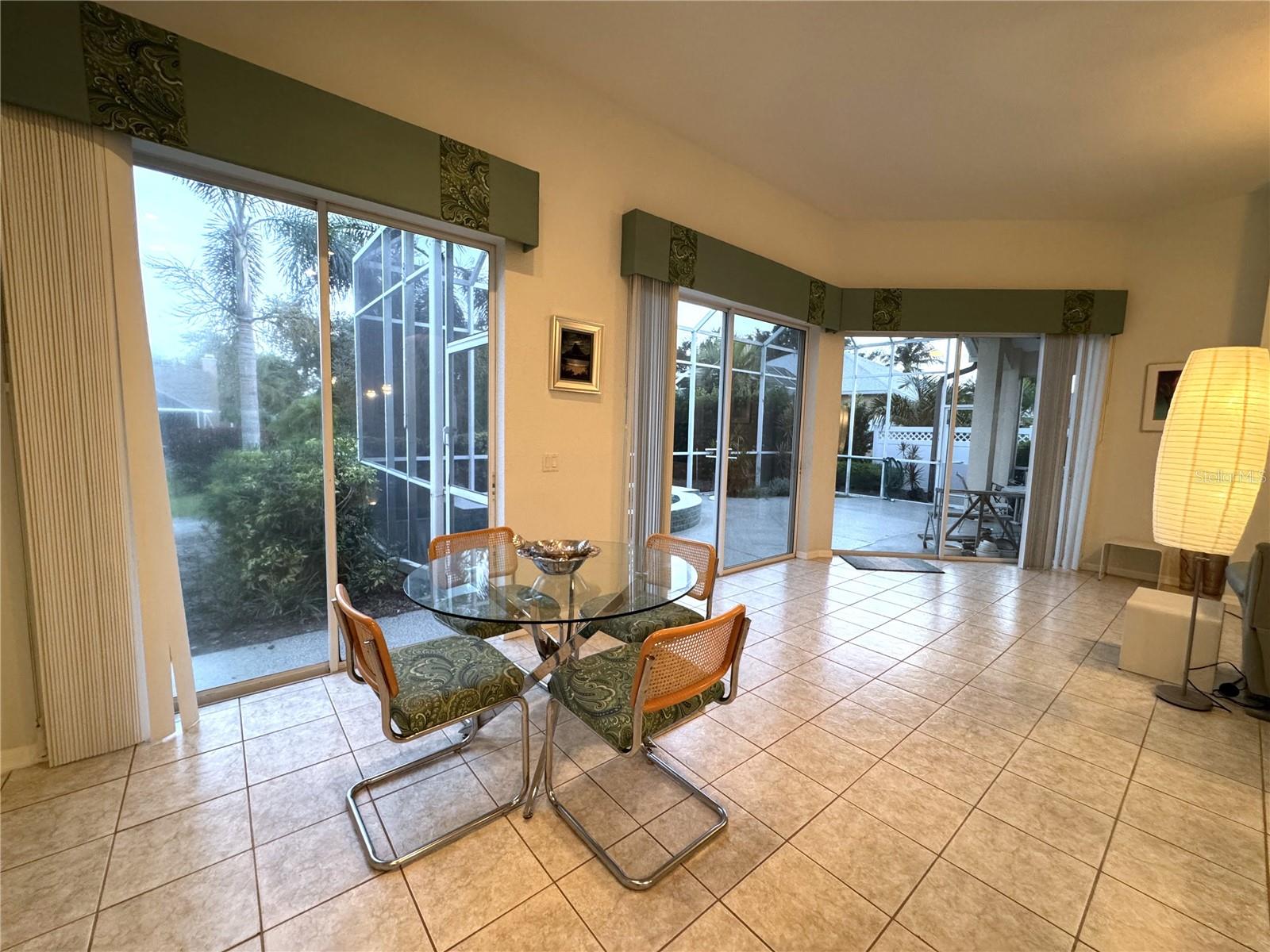 Image 21 of 53 For 8616 15th Avenue Nw