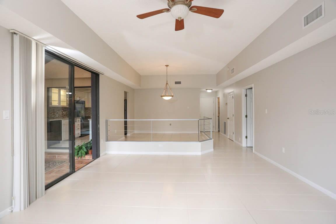 Image 11 of 36 For 5319 Myrtle Wood  48