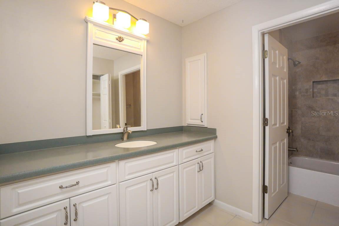 Image 16 of 36 For 5319 Myrtle Wood  48