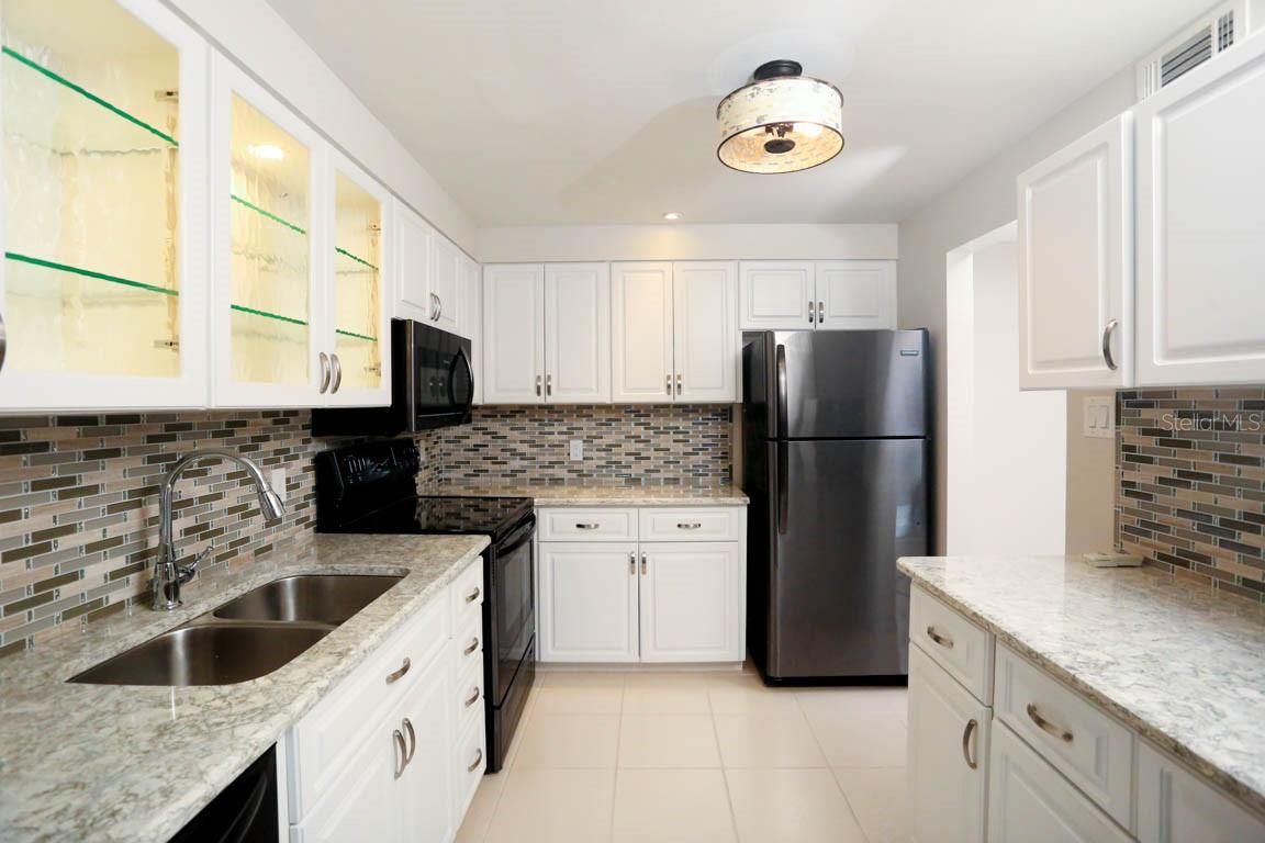 Image 7 of 36 For 5319 Myrtle Wood  48