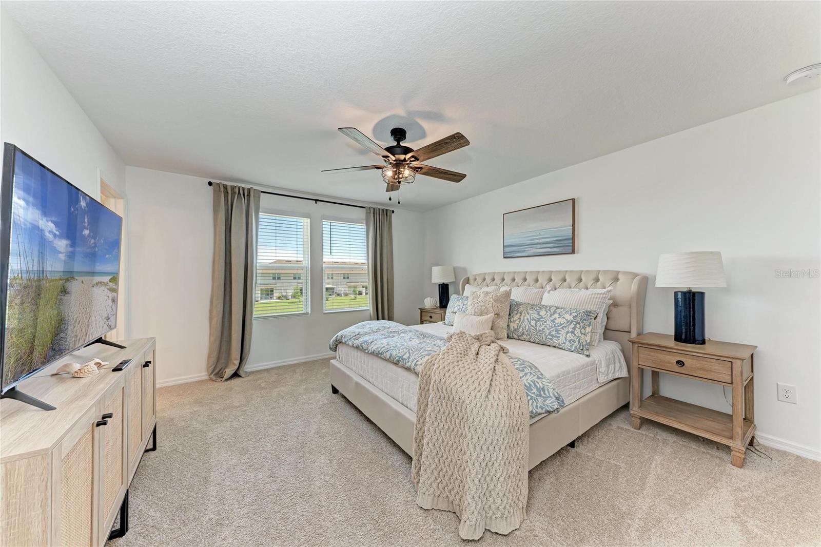 Image 14 of 46 For 5711 Archipelago Street