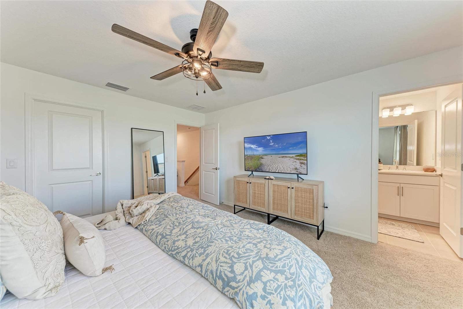 Image 16 of 46 For 5711 Archipelago Street