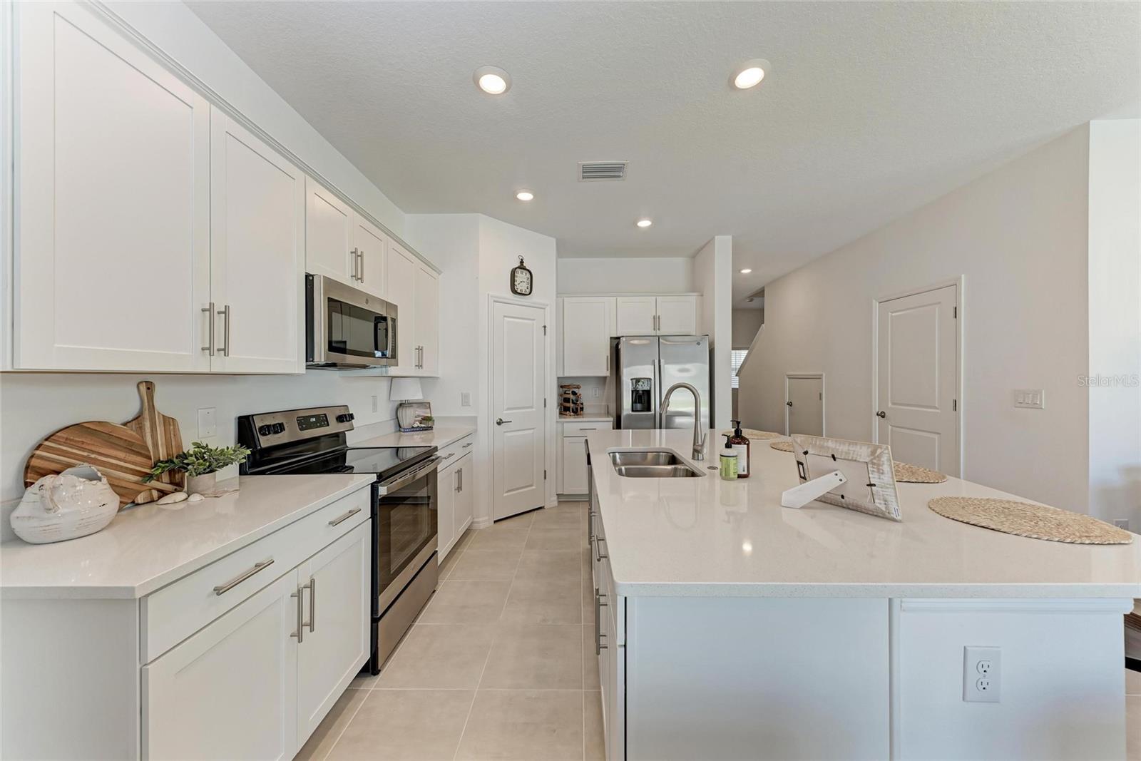 Image 9 of 46 For 5711 Archipelago Street